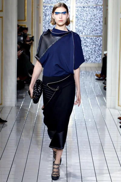 Look 14